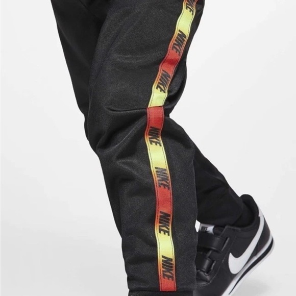 Nike 2 Piece Full Zip Tracksuit Black Boys Sz 3T 76F278-023 - Picture 3 of 3